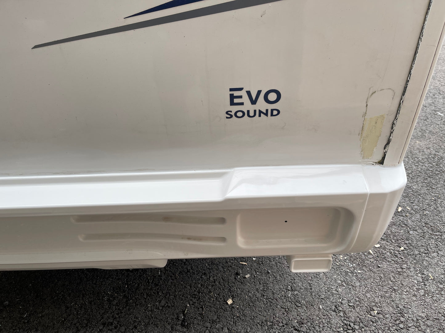 Rimor motorhome lower rear panel 007