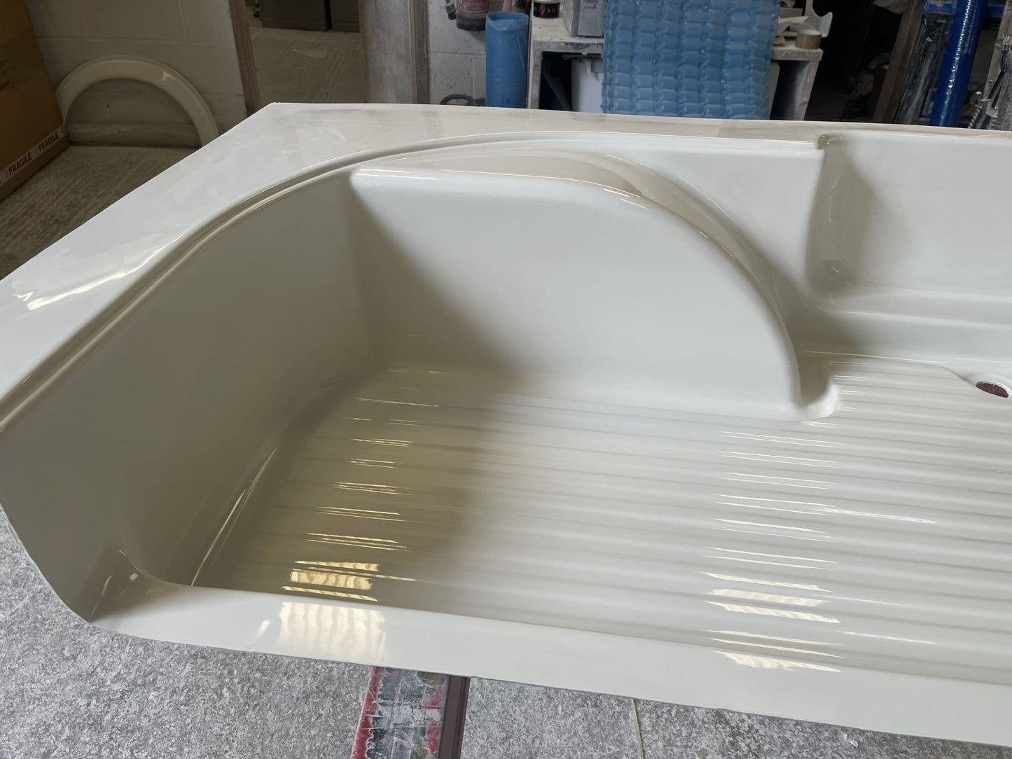 CARAVAN SHOWER TRAY 045