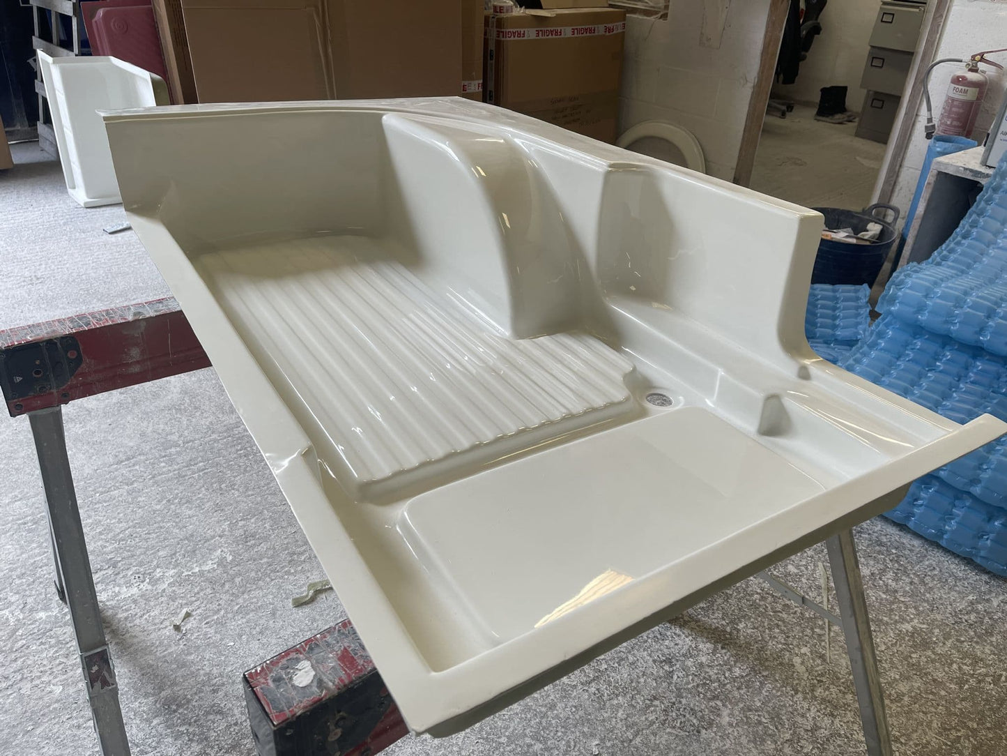 CARAVAN SHOWER TRAY 045