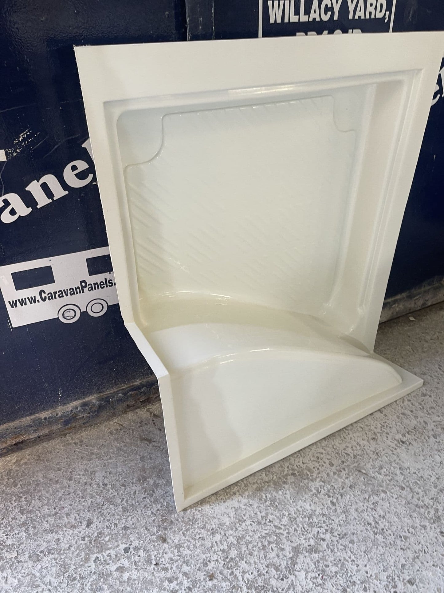 CARAVAN SHOWER TRAY 072