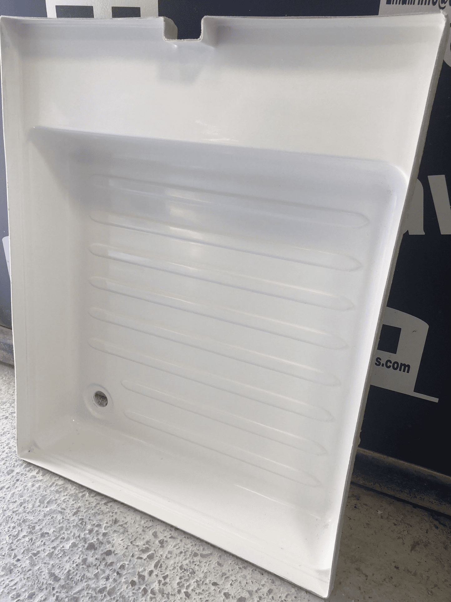 CARAVAN SHOWER TRAY 075