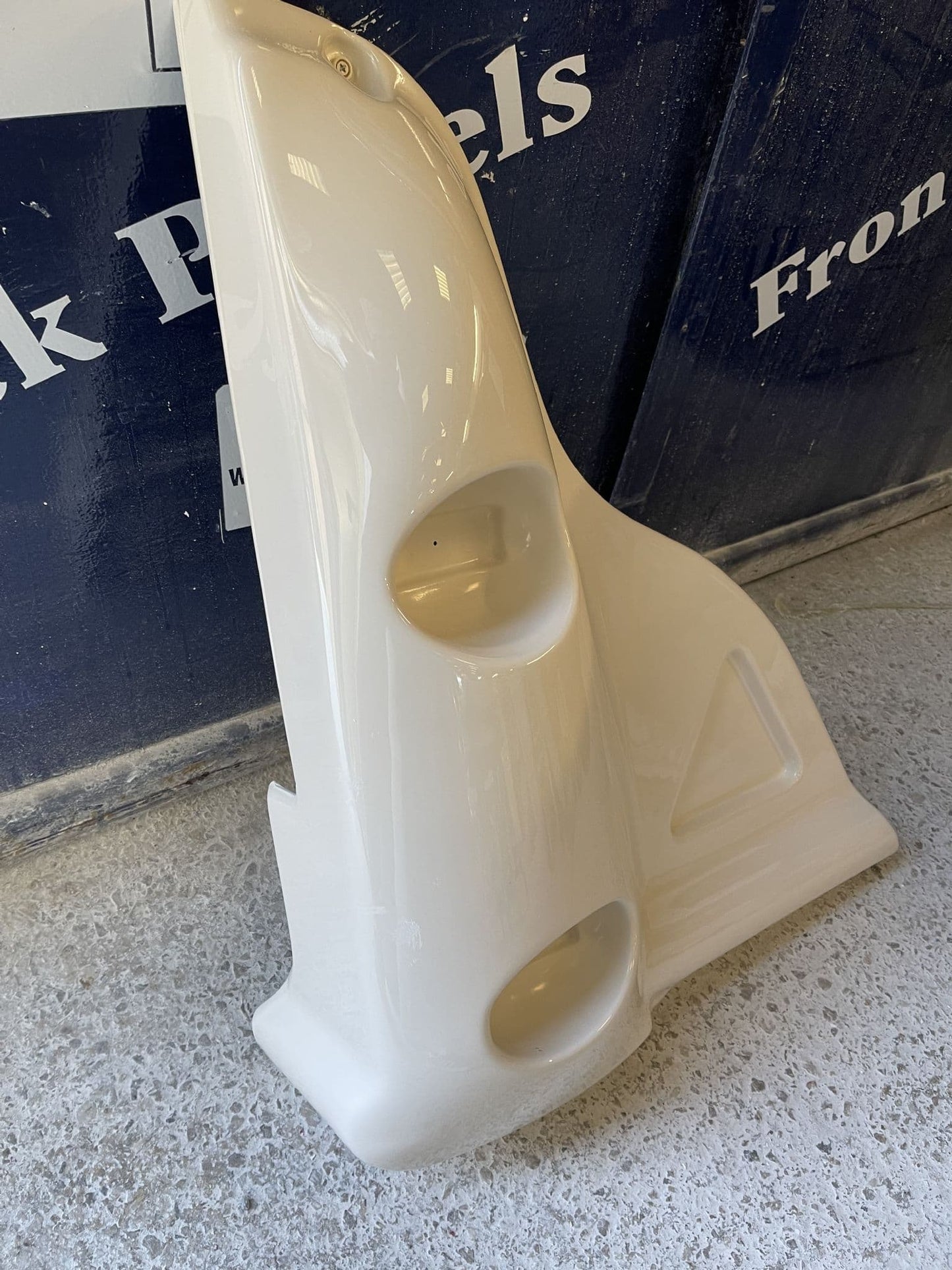 BAILEY MOTORHOME NEAR SIDE LIGHT POD 003