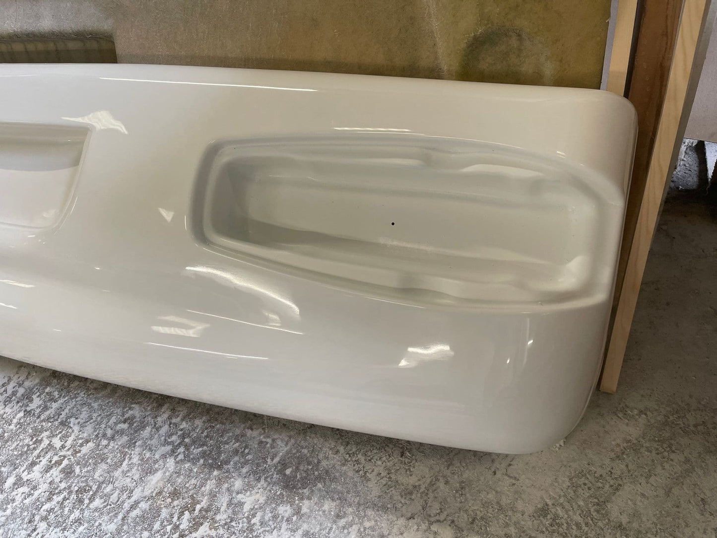 RAPIDO MOTORHOME LOWER REAR 001