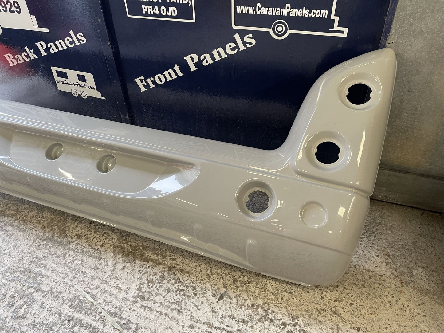 BURSTNER DELPHIN MOTORHOME LOWER REAR 001