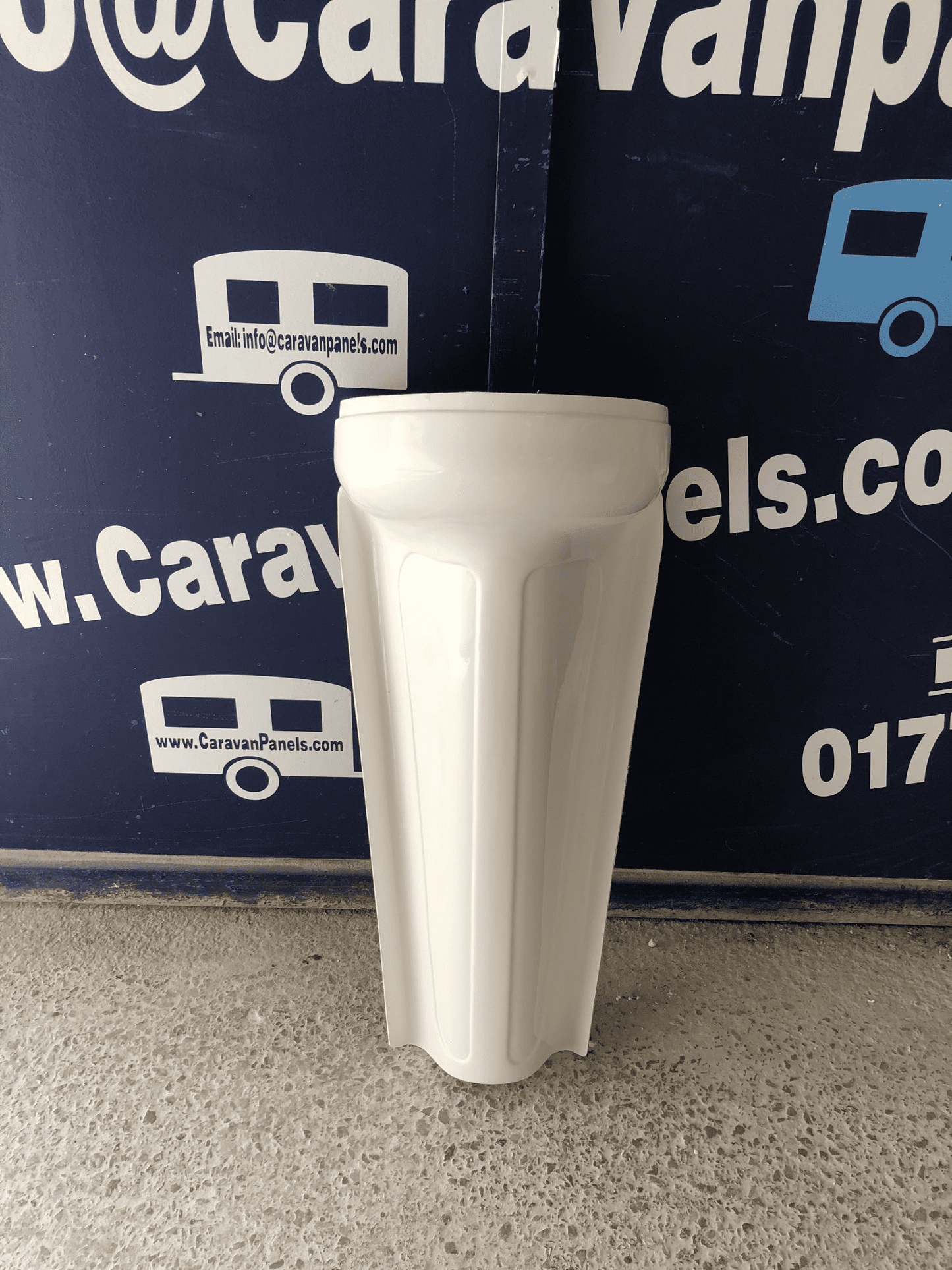 Lunar caravan vanity sink pedestal 019