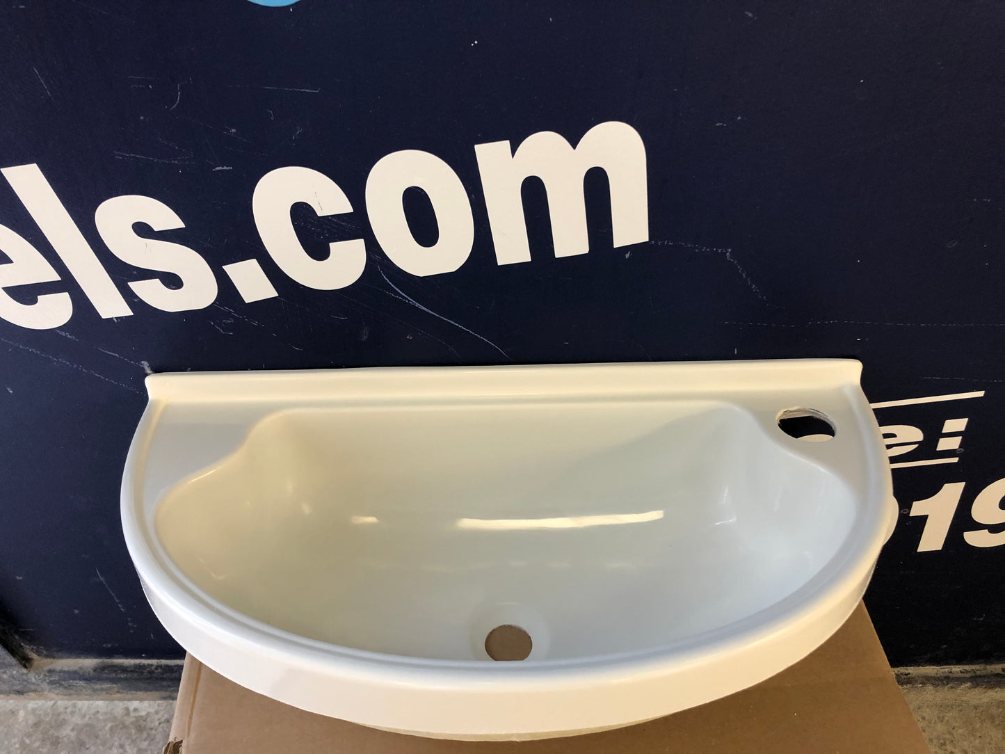 AUTOTRAIL MOTORHOME VANITY SINK 011