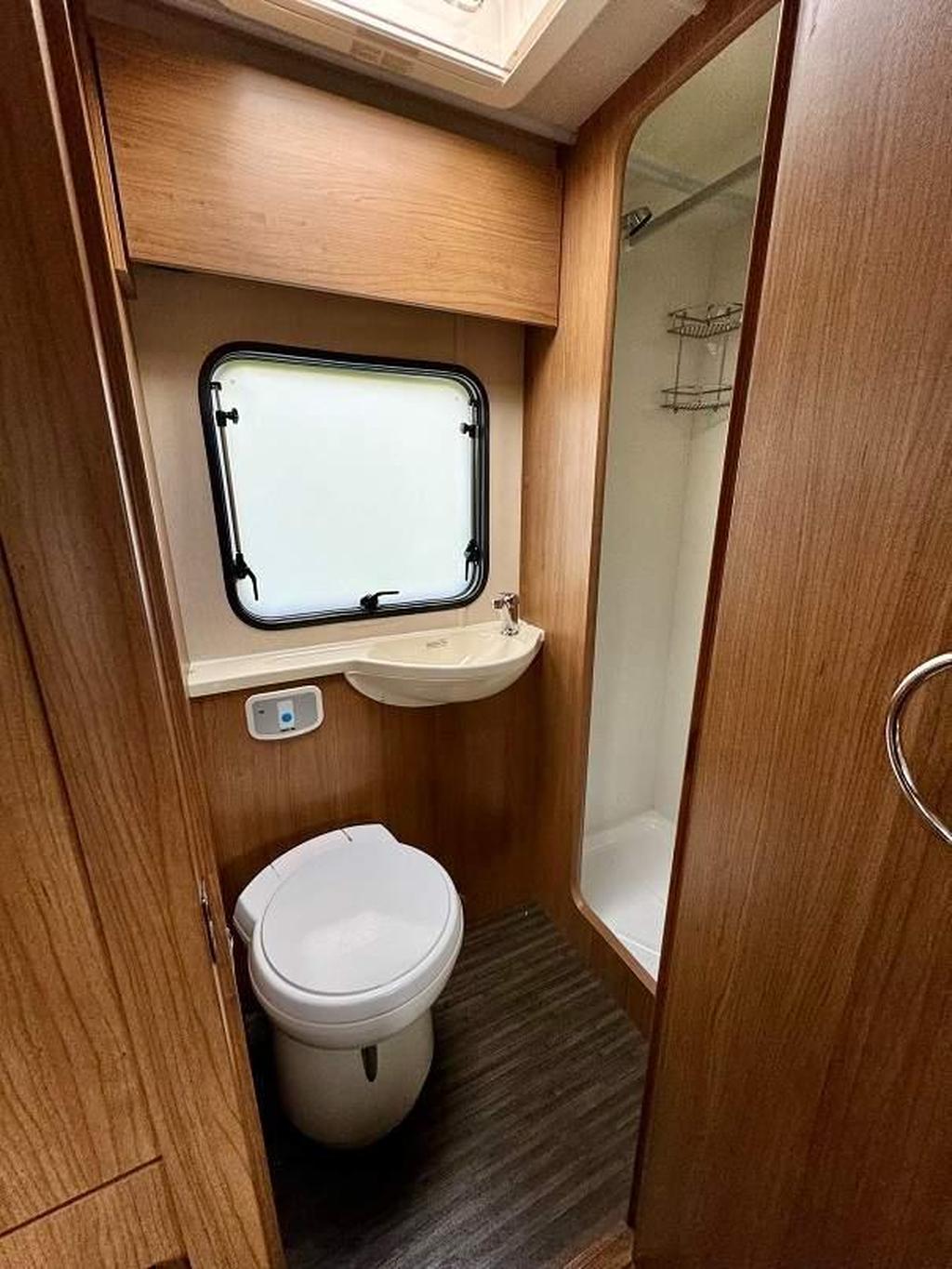 AUTOTRAIL MOTORHOME VANITY SINK 006