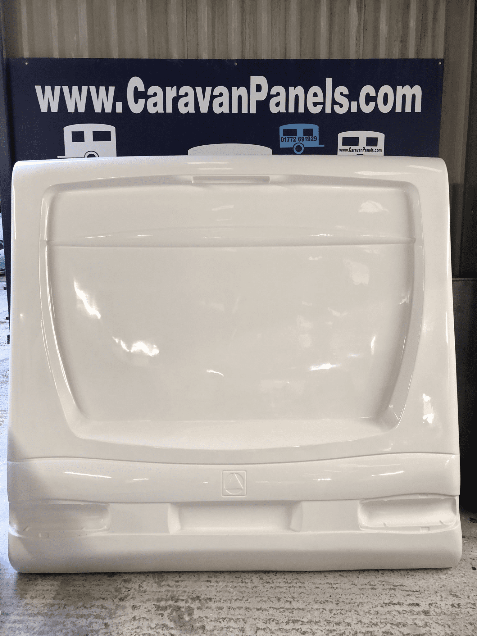 ABI-ACE CARAVAN REAR PANEL 004