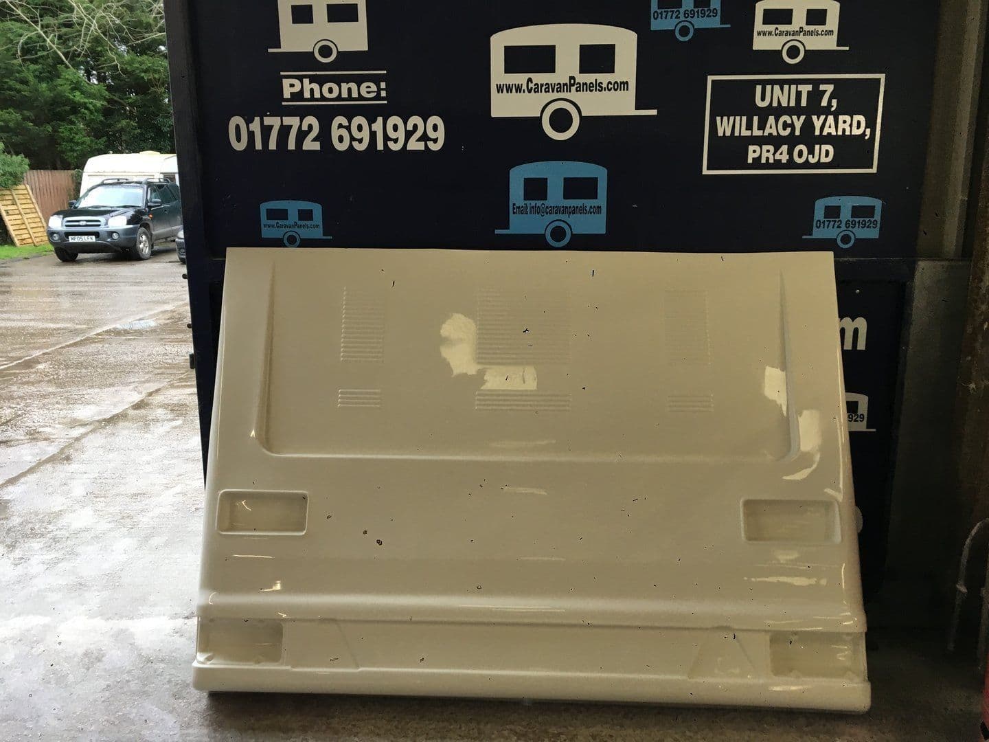 Bailey caravan rear panel 003