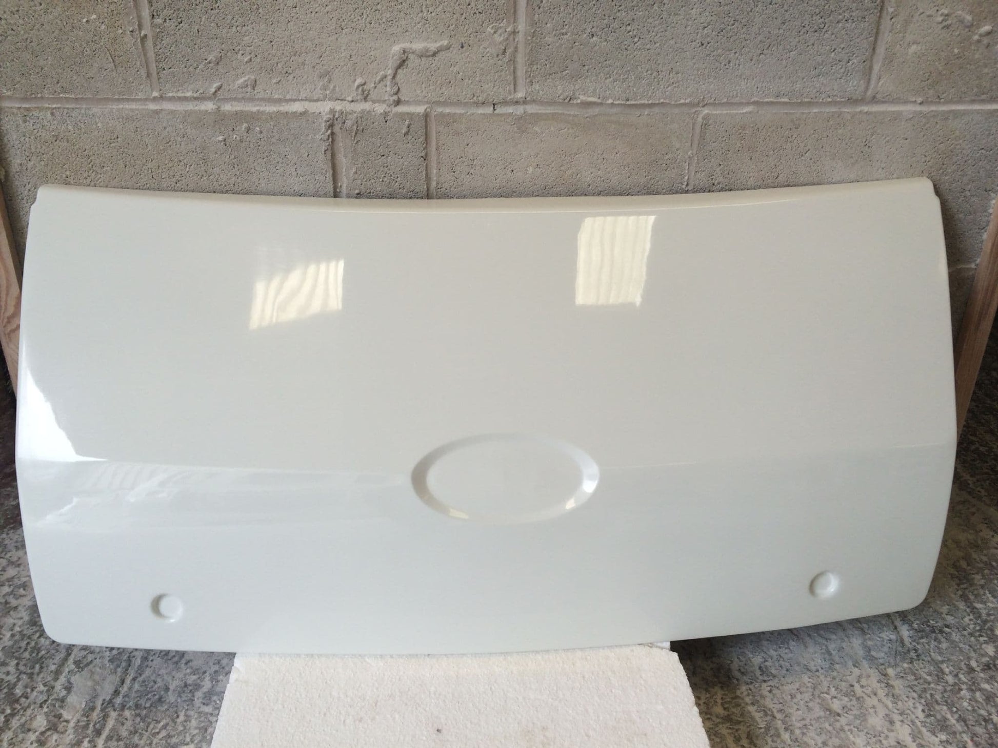 Bessacarr caravan locker lid 001