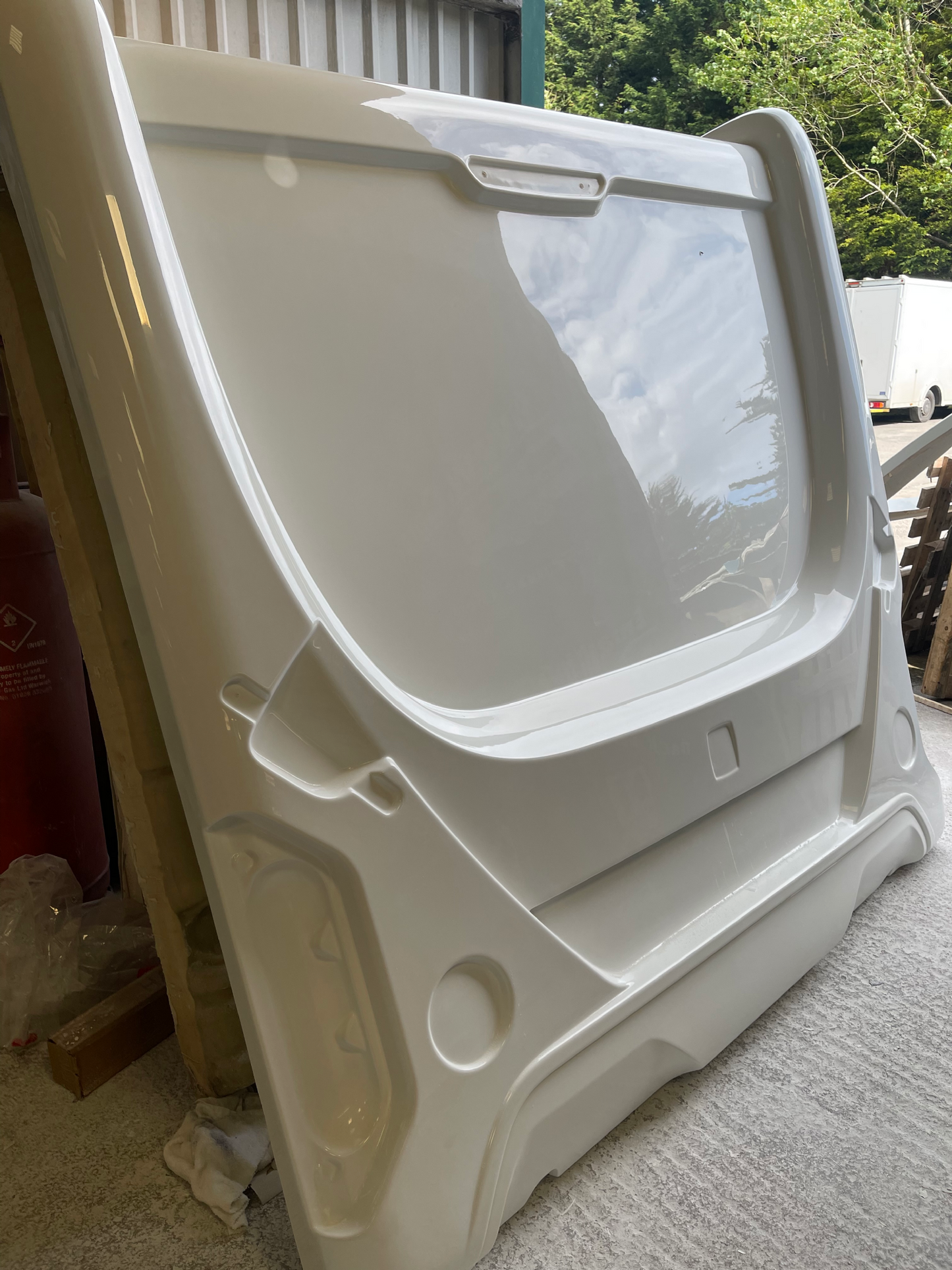 Coachman caravan rear panel 007