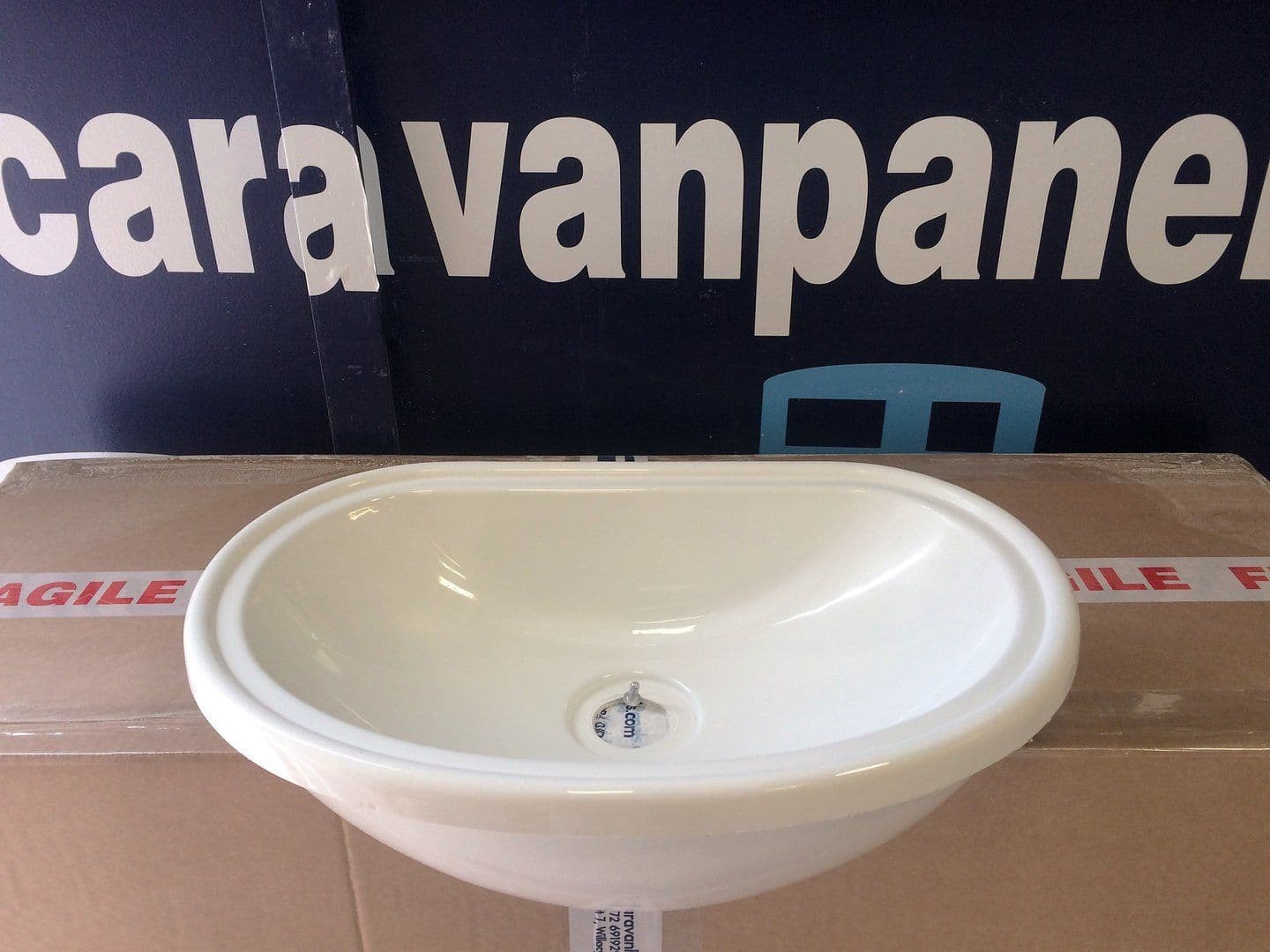 Fleetwood caravan vanity sink 003