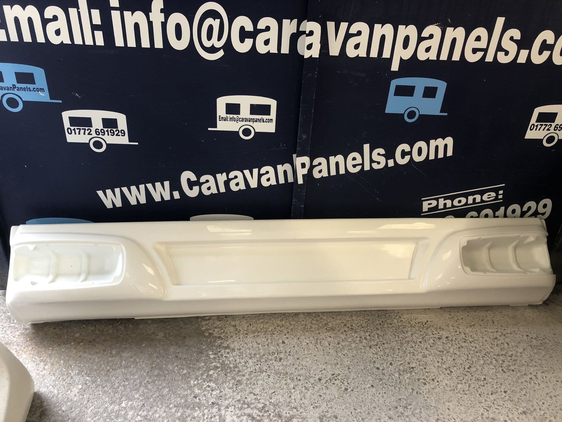 Hobby caravan lower rear panel 003