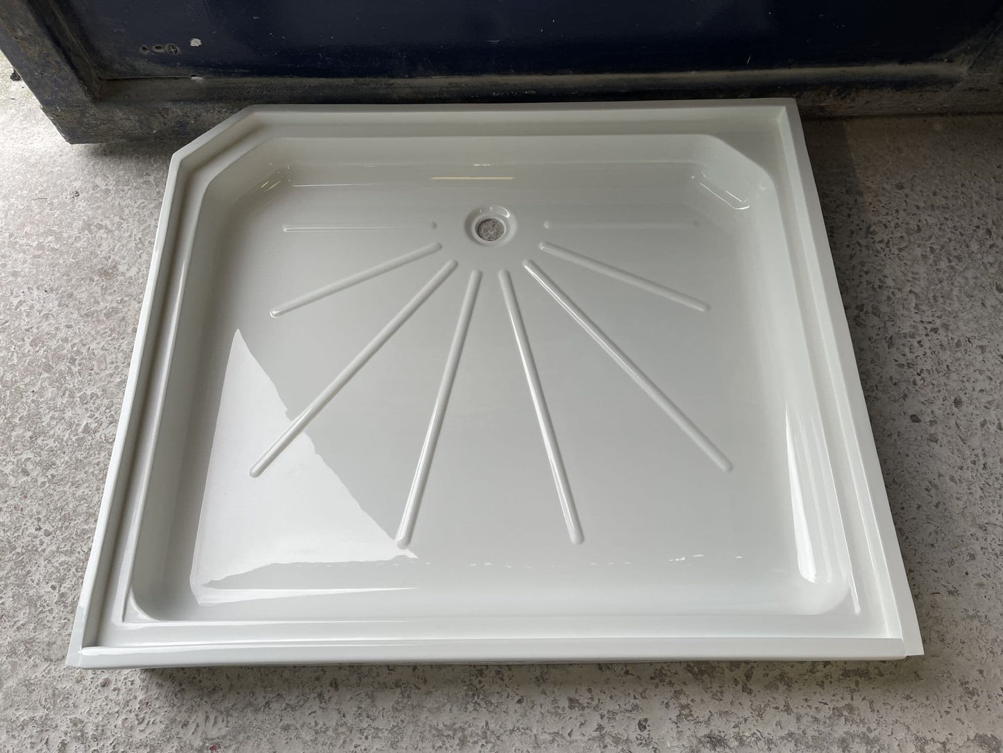 Lunar caravan shower tray 014