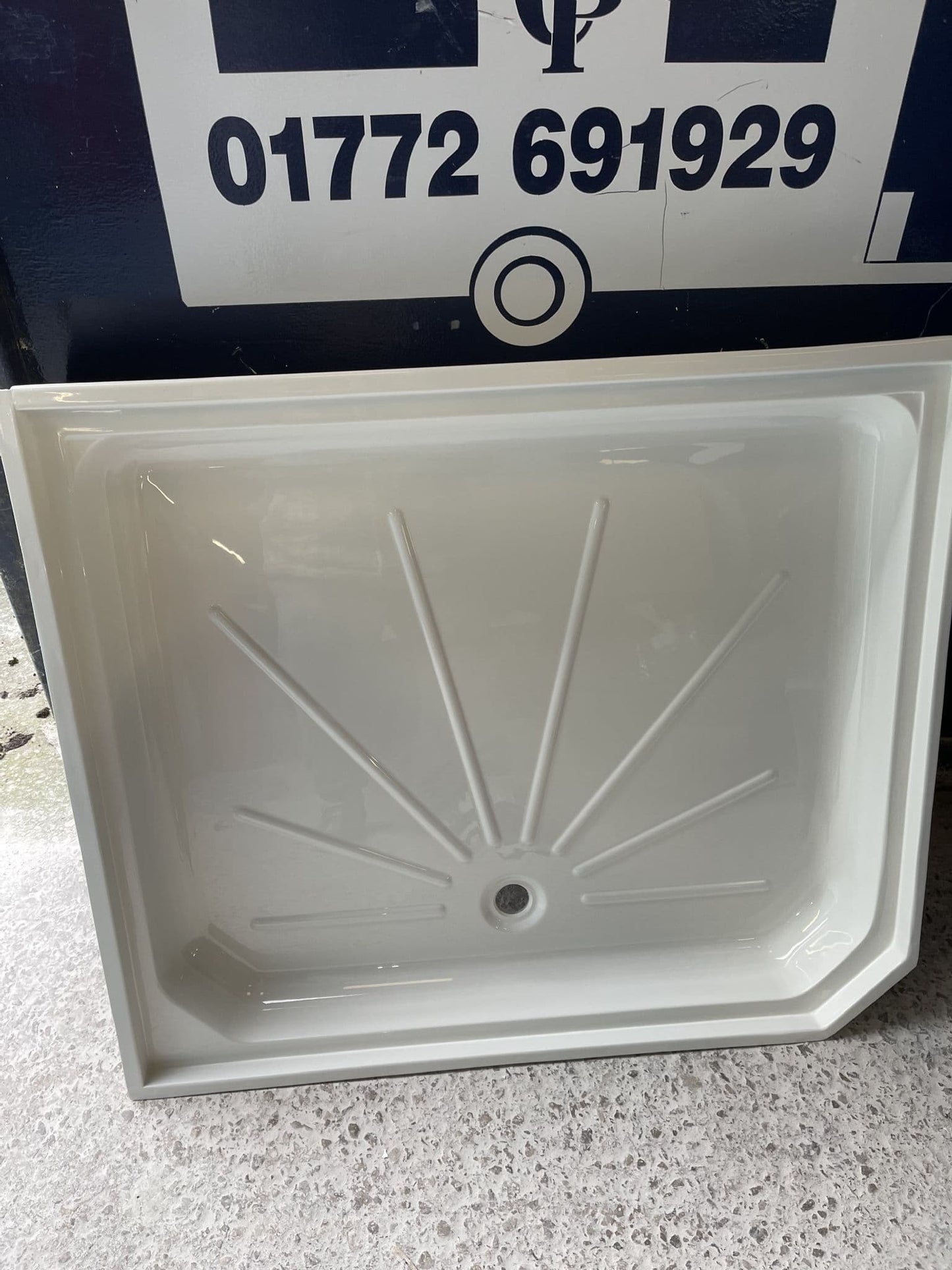 Lunar caravan shower tray 014