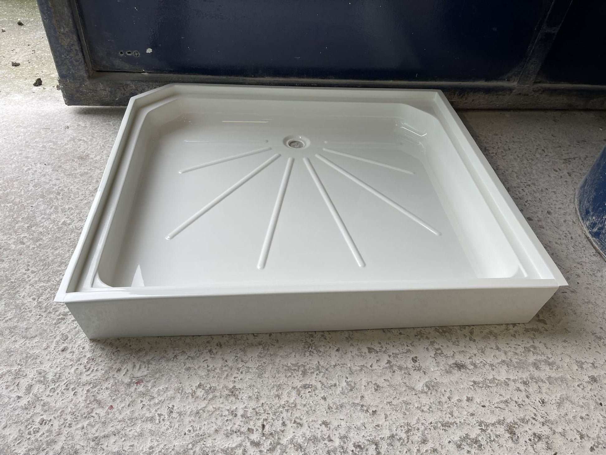 Lunar caravan shower tray 015