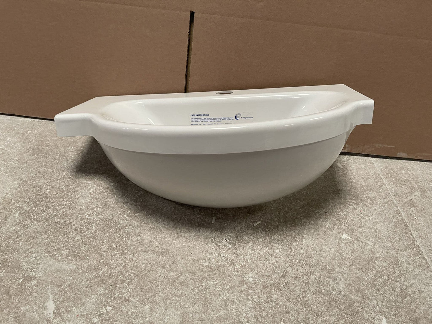 Lunar caravan vanity sink 023