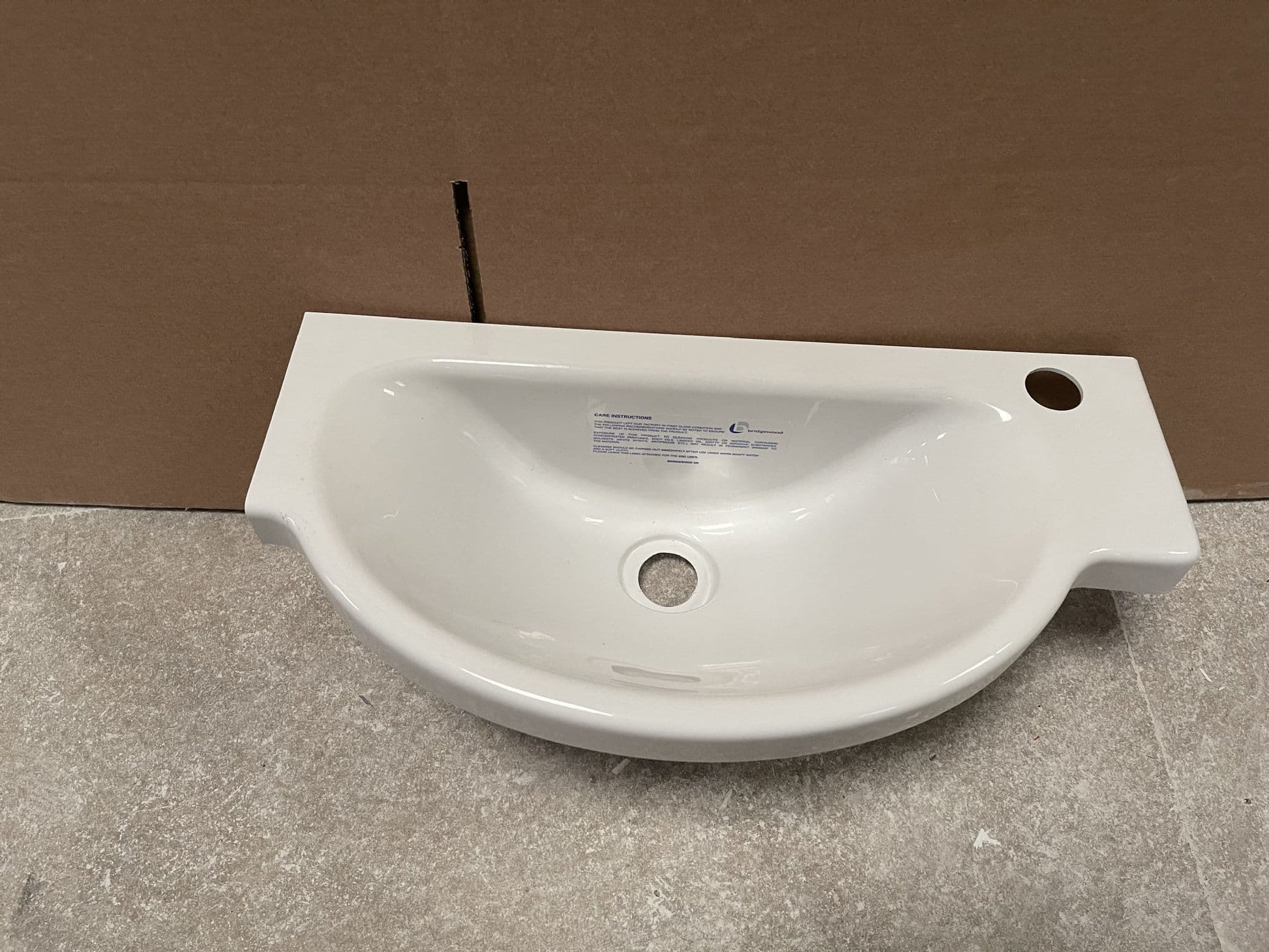 Lunar caravan vanity sink 024