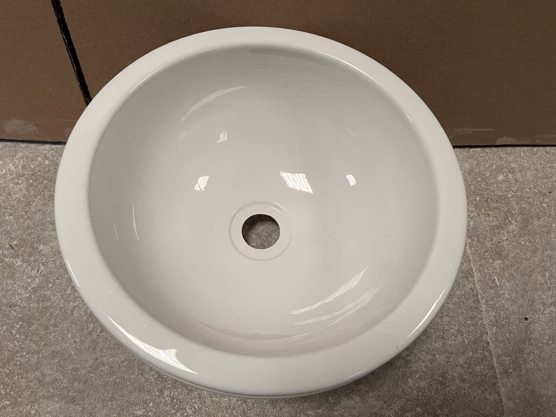 Lunar caravan vanity sink 025