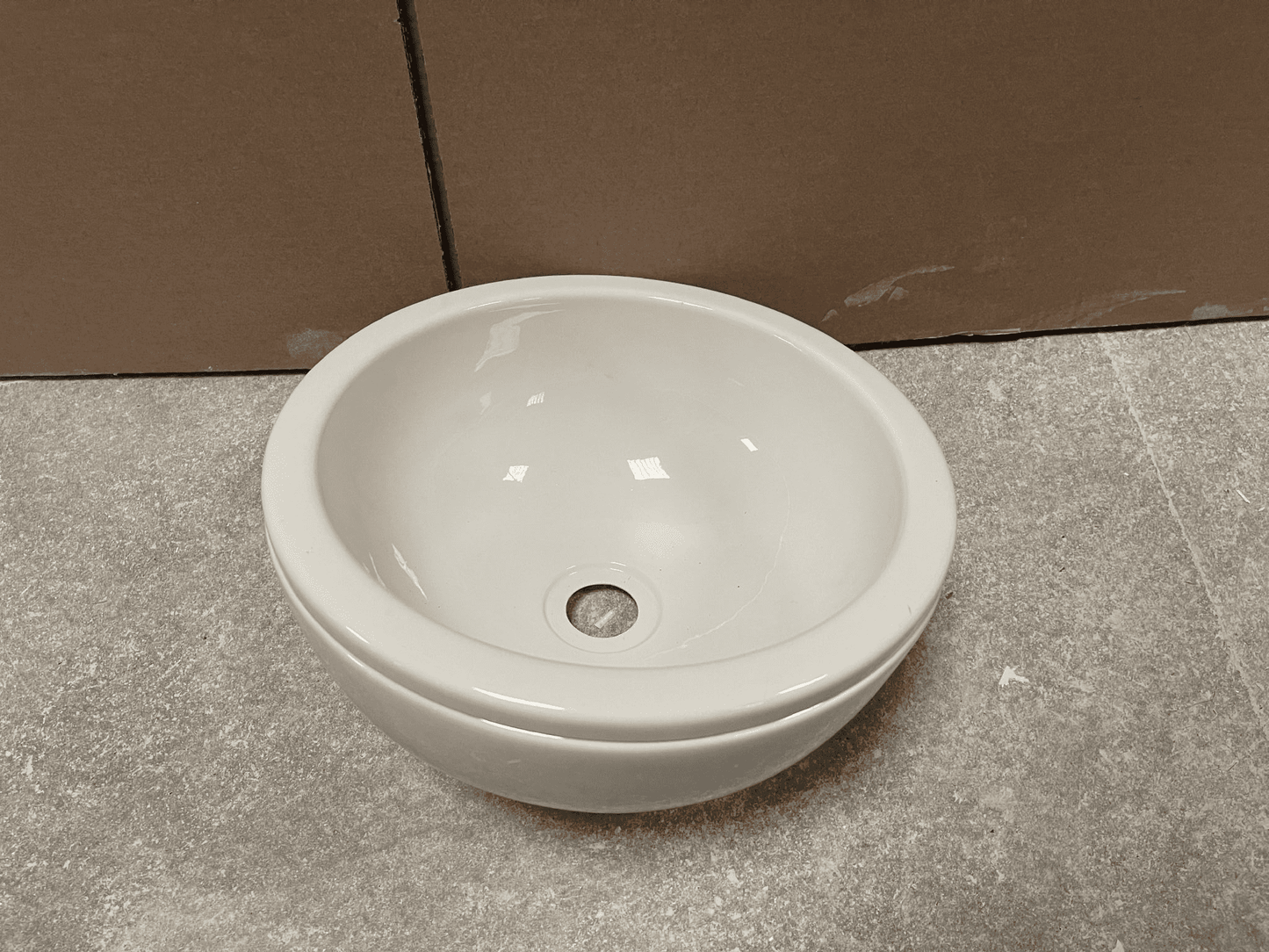 Lunar caravan vanity sink 025